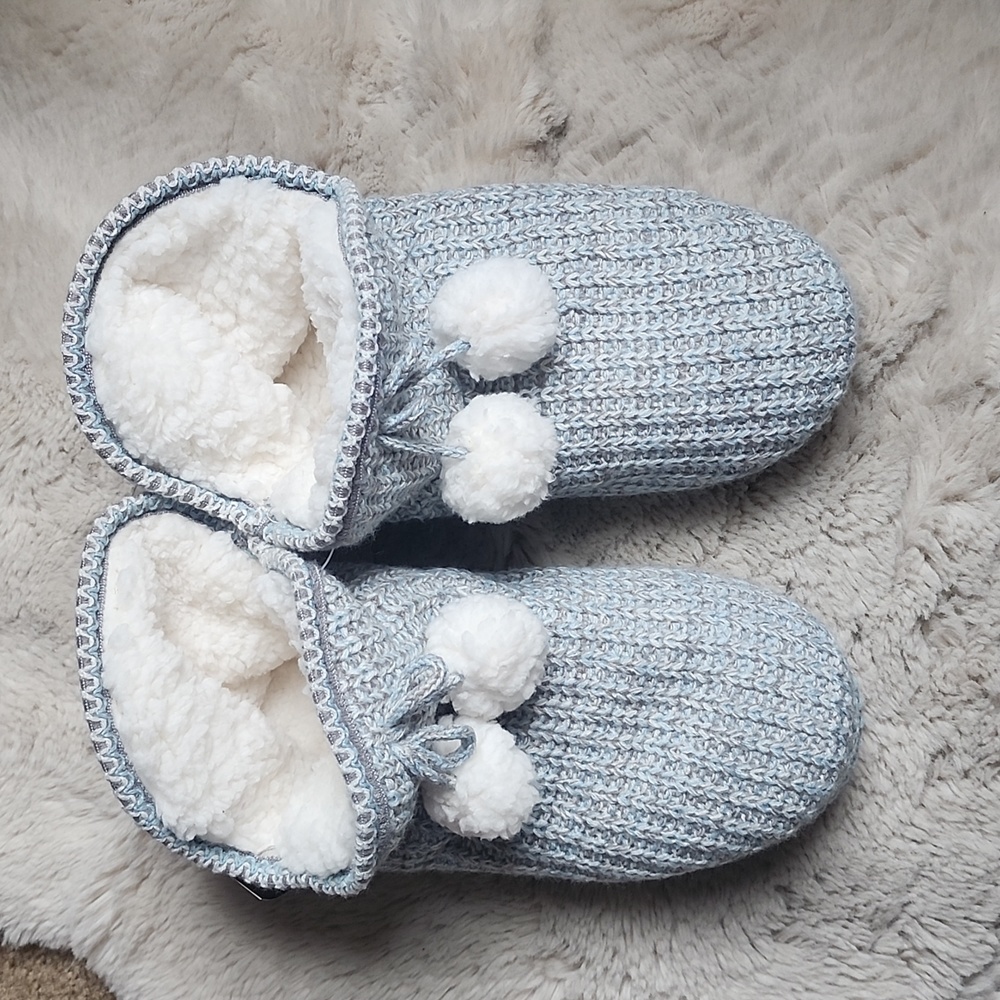 Womens cozy bootie slippers